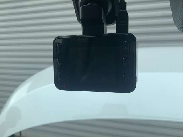 お客様へ気持ち良く新しいカーライフがスタートできます様に、全車手洗いにて丸洗い洗浄を真心をこめて徹底的に施しております。是非一度他社さんとお比べください！