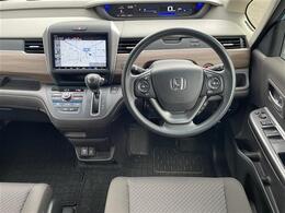 【運転席まわり】現車の確認はお電話で在庫のご確認の上是非ご来店くださいませ！ご来店の難しい方は店舗スタッフがお電話やメールで詳細をお答えさせて頂きます。