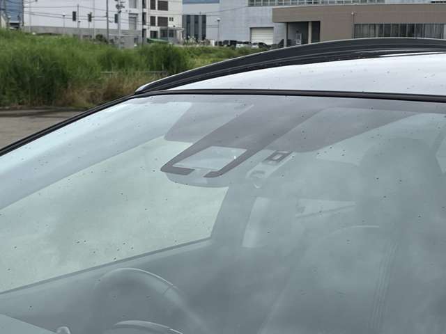 【衝突被害軽減装置】前方の車両や歩行者と衝突する可能性がある場合に作動し、自動的に停止又は減速することにより衝突回避や衝突被害の軽減ができるので安心☆