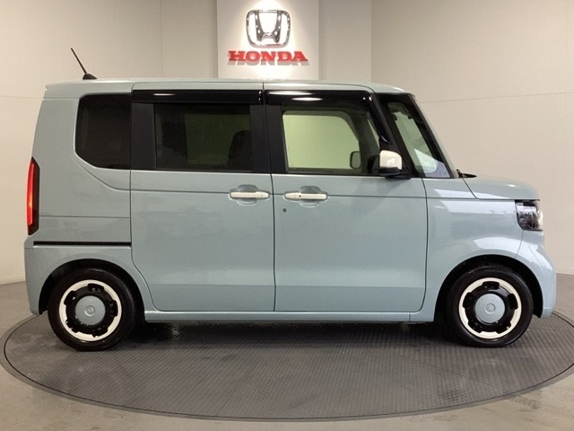 購入後も自社指定整備工場完備でお客様の愛車をしっかりサポート致します！御納車時には安全かつ安心してお乗り頂けるようホンダ専門知識を持つ整備スタッフが点検・整備・装備も説明をしてお渡ししております。