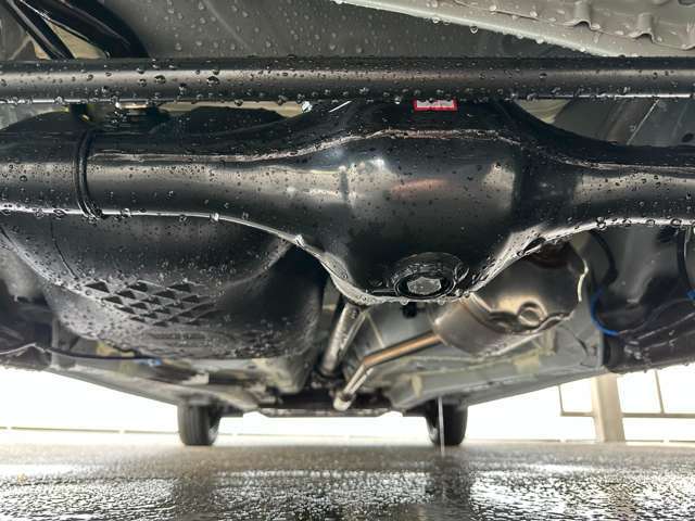 ケーユーカードにご入会（有料）頂くとキーの閉じ込み、バッテリー上がり、万一の事故などのトラブルにも24時間365日サポートのロードサービスをご利用頂けます。年間2回のオイル交換が特典につきます♪