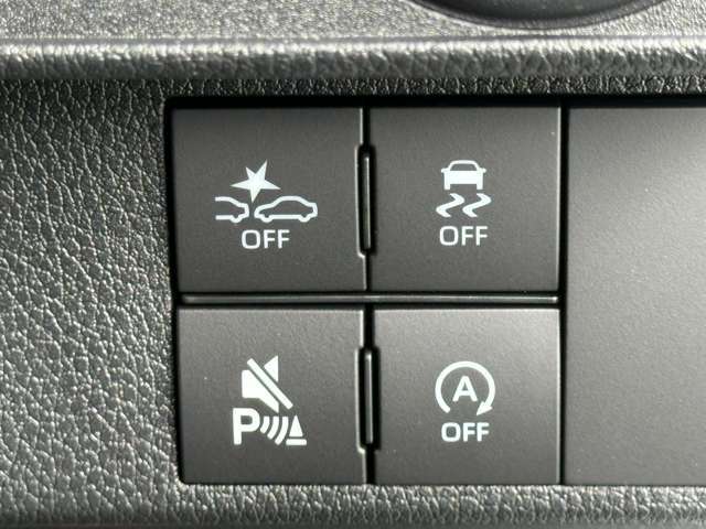 店内のキッズコーナーには人気ゲームやDVDをご用意、TV・雑誌も取り揃えておりますので整備待ち時間でも退屈致しません♪各種お飲み物のご用意、お子様には風船とお菓子をプレゼントしております♪