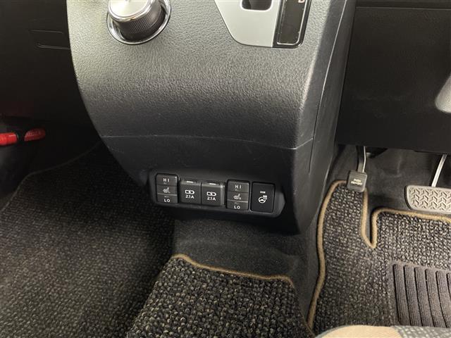 【アクセルブレーキ】傷も少なく状態が良いので、アクセルやブレーキなどの動作はとてもスムーズです！