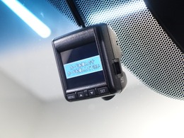 ホンダ純正ドライブレコーダーはHondaSENSINGなどへの影響や安定した録画・保存に配慮された安心品質です。