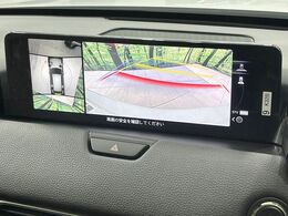 【360°ビューモニター】専用のカメラにより、上から見下ろしたような視点で360度クルマの周囲を確認することができます☆死角部分も確認しやすく、狭い場所での切り返しや駐車もスムーズに行えます。