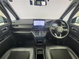 【インパネ全体】全方位で視界が広く、高い目線で運転もしやすいです！