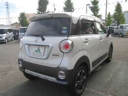 展示場には常時30台以上展示中！お探しの車がきっと見つかりますよ！