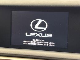 【純正ナビ】人気の純正ナビを装備しております。ナビの使いやすさはもちろん、オーディオ機能も充実！キャンプや旅行はもちろん、通勤や買い物など普段のドライブも楽しくなるはず♪