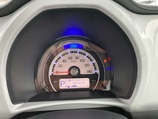 シンプルで見やすいメーター