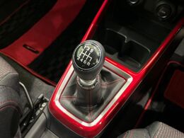 【フロア6速MT】走りの6速MT！！スポーティーな走行をお楽しみいただけます♪