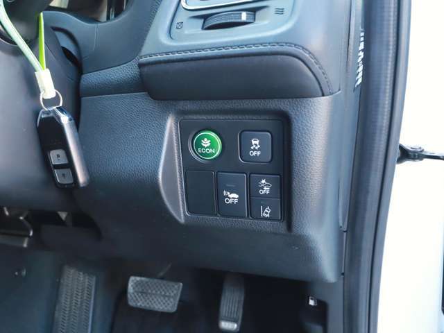 プッシュスタート　スペアキー付です！　LEDオートヘッドライト　フォグランプ　ETC　オート電動格納ウィンカードアミラー　衝突被害軽減ブレーキ　レーンアラート