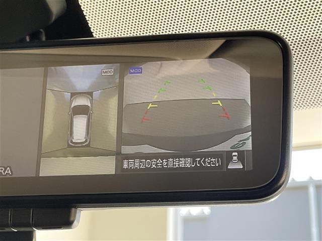 【デジタルインナーミラー】車両後方カメラの映像をミラーに映すことが出来ます。 そのため、後席に人や荷物があって後方が見えづらい場合でもしっかり視界を確保することが出来ます。