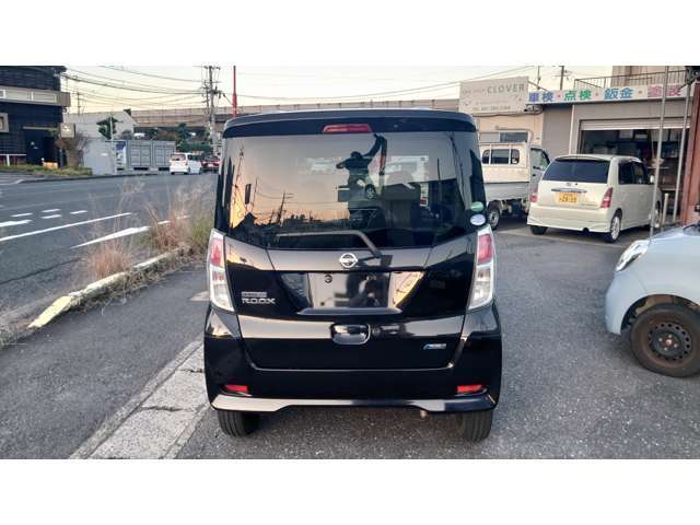 複数店舗運営の為、不在になることがございます。お手数ですが、ご来店いただく際は事前に連絡をお願いいたします。※特に午前中は不在しております