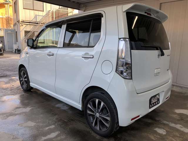 禁煙車！気になるキズや凹み等無く、非常にキレイな外装が自慢です！