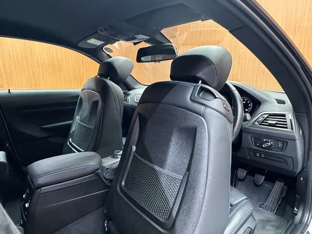 ご納車から最長5年保証もご用意しております。走行距離は無制限です。詳細はお問い合わせ下さい。遠方の方もご安心ください。全国のLIBERALA、ガリバー店舗でもアフターサービスを行っております。
