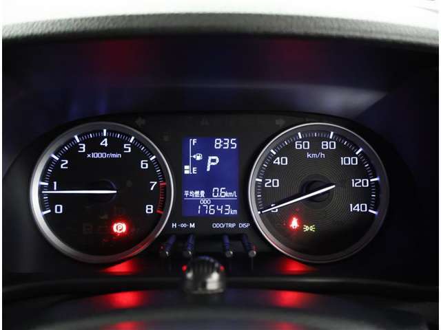 反応のいいステアリング。ぜひお車を見ていただき、取り回しをご確認ください。