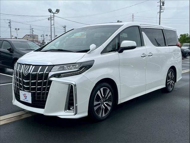 自動車と一緒に任意保険もご相談下さい。専任スタッフがお車にに合った内容をご提案させていただきます。