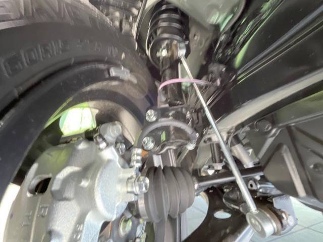 お車を安心してお乗りいただく為には、足回りの定期点検が欠かせません。サービスサポート（有償保証）では無料点検もご提供しており、安心のカーライフをお過ごしいただけるサポート体制が整っています。