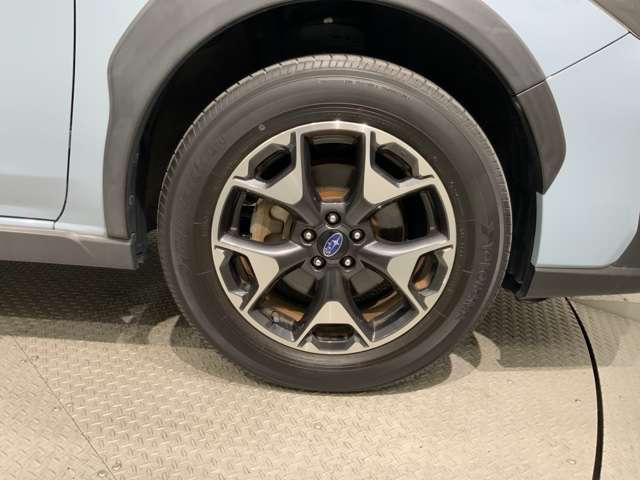 ご納車までの期間ですが、県内のお客様は1,2週間、県外のお客様は2,3週間ほどでご納車が可能となります。但し、お支払いや書類の状況によっては多少の前後もありますので、その際には何卒ご了承下さい。
