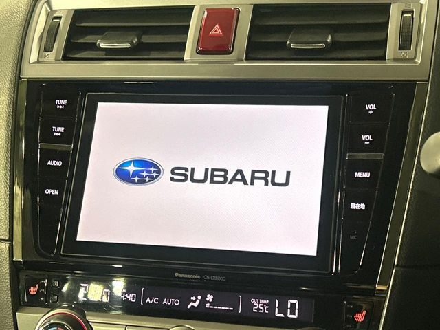 【純正8型ナビ】人気の純正ナビを装備。オーディオ機能も充実しており、Bluetooth接続すればお持ちのスマホやMP3プレイヤーの音楽を再生可能！毎日の運転がさらに楽しくなります！！