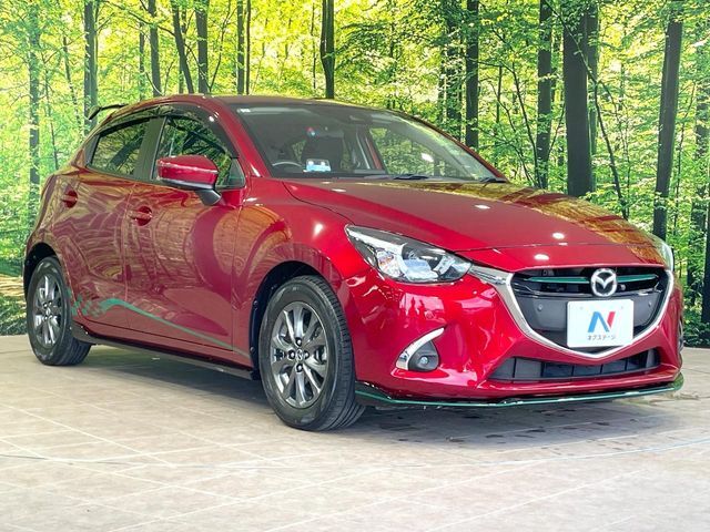 大好評のボディコーティング「弾スプラッシュコート」もご納車までに施工可能。通常のガラスコートと異なる、耐久年数6年の無機質ガラスコーティングが、ボディをキレイな状態に保ってくれます。