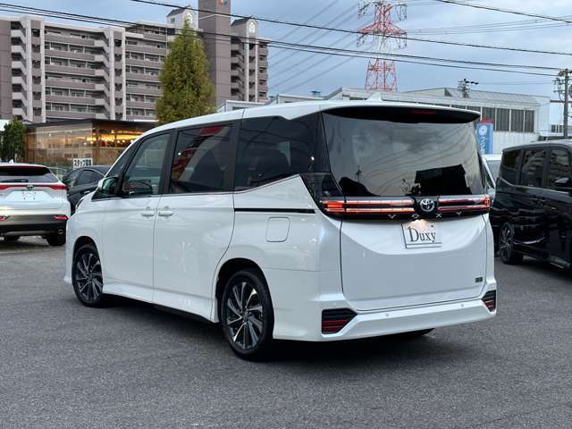 自社整備・鈑金工場完備でどんなときでも即対応させて頂きます。お客様一人一人に担当営業スタッフがどんなご相談にもお応えさせていただきます！自社保証に加入お客様は鈑金修理も保証で対応可能となっております！
