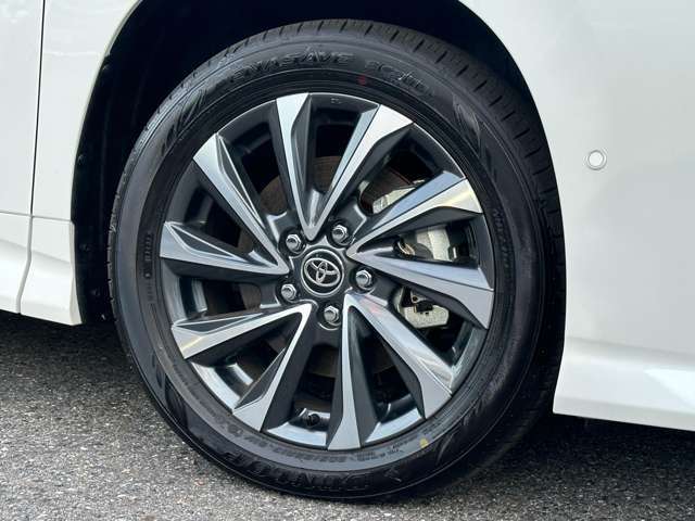 全メーカー・全車種の新車・中古車販売を手掛ける自動車総合ディーラーです。同社は「Duxy（デュクシー）」のブランド名で複数の店舗を展開し、リースやカスタム、保険、整備まで幅広いサービスを提供いたします！！