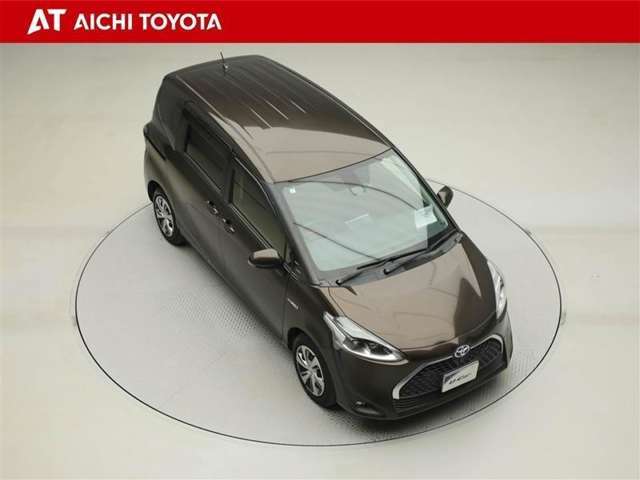 両側パワースライドドア付きだから、狭い駐車スペースなどでの乗り降りラクラク♪小さなお子さまのいるご家庭には嬉しい装備です。