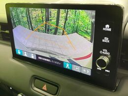 【バックカメラ】駐車時に後方がリアルタイム映像で確認できます。大型商業施設や立体駐車場での駐車時や、夜間のバック時に大活躍！運転スキルに関わらず、今や必須となった装備のひとつです！