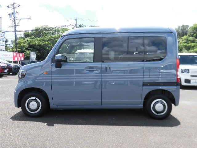 ご納車前には納車点検整備を実施いたします。指定交換部品（エンジンオイル、オイルエレメント、ワイパーゴム等）新品交換致します。その他必要交換部品は点検時交換致します。