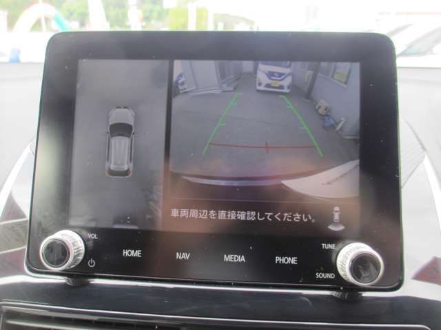 【アラウンドビューモニター】ー空から見下ろしているかのような映像で駐車をアシスト！これでバック駐車も安心ですね♪♪