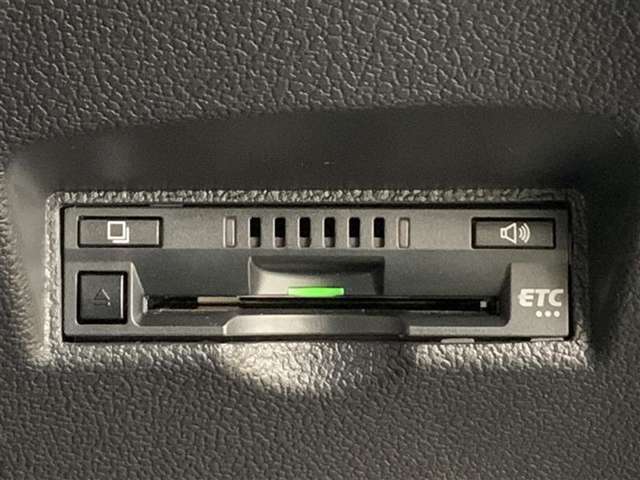 ETC車載器付きです。高速道路の料金所もスムーズに通過できます。