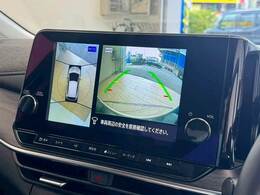 【アラウンドビューモニター】を装備しております。全周囲カメラで危険察知。狭い駐車場でも安心して駐車できますね。