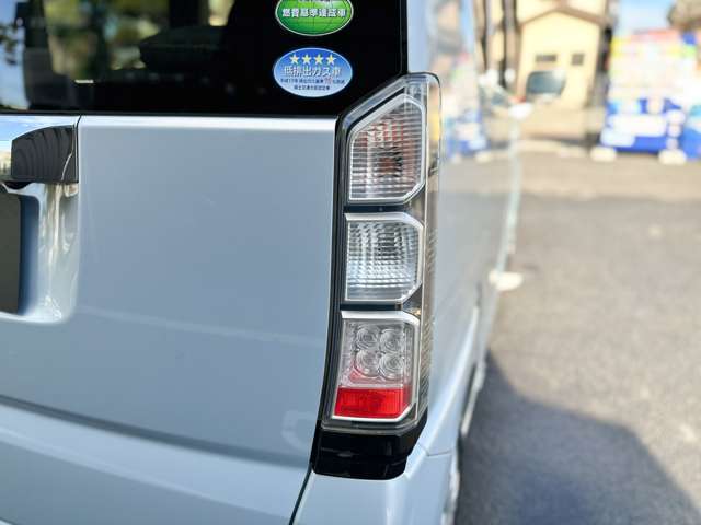 弊社は二輪車の販売も行っております。原付から大型二輪まで対応可能。常時数台在庫もしておりますのでバイク好きのお客様ウェルカムです♪