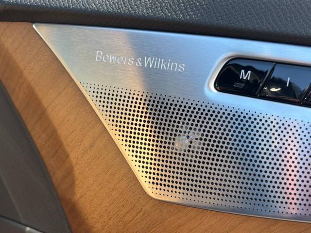 ●Bowers＆Wilkins:イギリス製高級スピーカー最先端音響解析による高品質の音色をお楽しみいただけます。