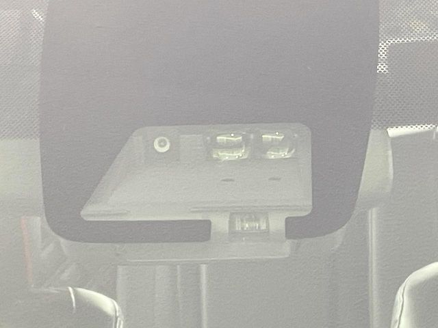 【トヨタセーフティセンス】走行中に前方の車両等を認識し、衝突しそうな時は警報とブレーキで衝突回避と被害軽減をアシスト。より安全にドライブをお楽しみいただけます。