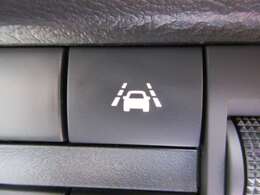 ご納車後も安心なプレミア保証をご提案いたします。ナビや電装品、エアコンなども含めた600項目の充実した保証内容と安心のロードサービス付帯でサポートいたします。詳細はお尋ねください。