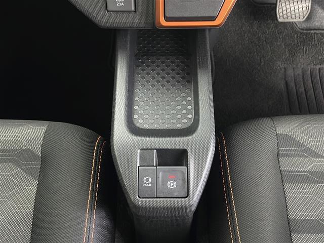 【フロアマット】車内を綺麗に保つのには必須のアイテムです。当店ではフカフカな新品マットも絶賛取り扱い中！ぜひご相談くださいませ。