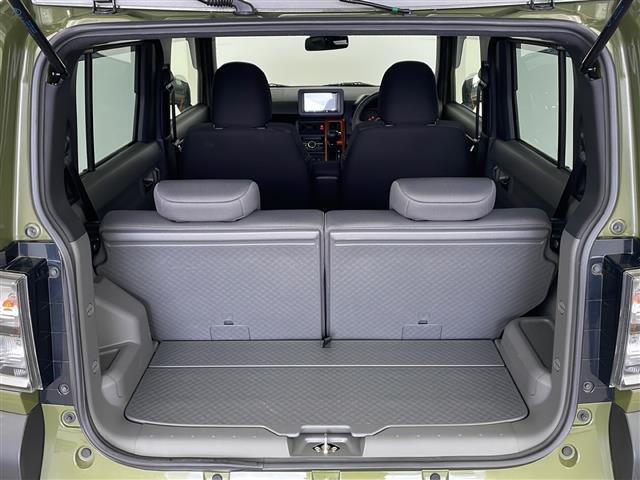 【トランク】積み込みやすくて、たっぷり積める荷室です。シートアレンジできるものは、乗車人数と荷物の量や大きさによってシートを動かすことができるので、より快適なドライブが可能です！
