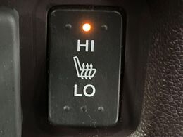 【シートヒーター】寒い日に重宝するシートヒーター！エアコンより早く温まってくれるので寒がりの人も安心ですね♪エアコンの温風は乾燥するから苦手、という方にもをおすすめです。