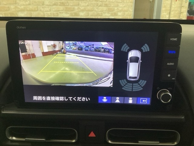 駐車が苦手な方でも安心なバックカメラつき。