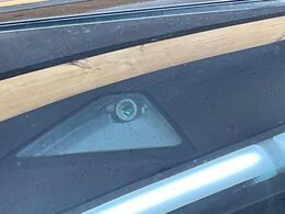 【スマートブレーキサポート】走行中に前方の車両等を認識し、衝突しそうな時は警報とブレーキで衝突回避と被害軽減をアシスト。より安全にドライブをお楽しみいただけます。