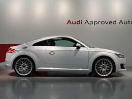 アウディ認定中古車の規定により、修復車などの低品質車や改造車など、一切ございませんので安心です。