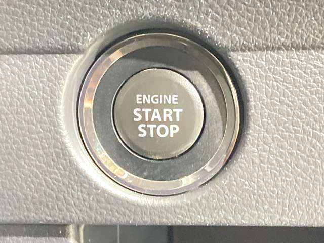 【プッシュ式エンジン】プッシュ式エンジンスタートでブレーキを踏んでボタンを押すだけでエンジン始動がスムーズ！！鍵をカバンに入れているだけでエンジンの始動が可能★