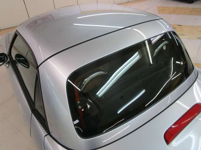 酷い凹みや色褪せなども無くきれいな状態です