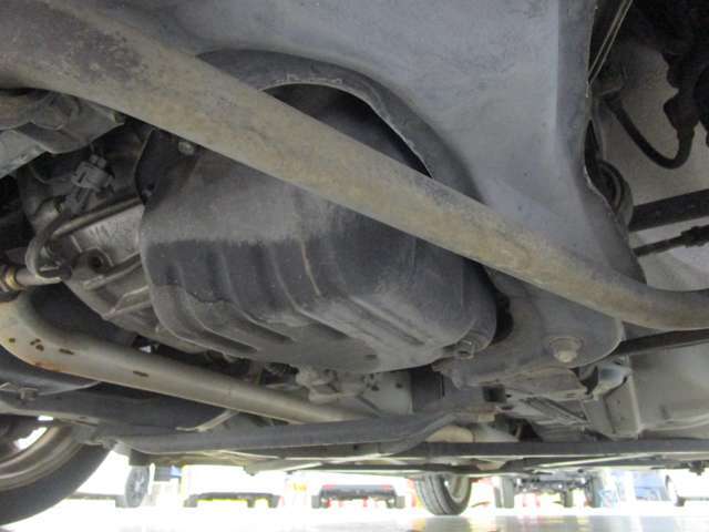 ひどいガリ傷、凹みなどもございません。