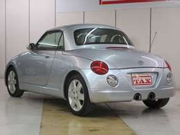 『クルマ買取り　ダイレクト販売』　だから出来る納得価格です♪　各種オートローンも完備。頭金不要、最長96回払いまでOK♪　お気軽にご相談下さいませ♪