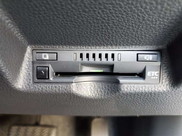 ETC車載器付きです。高速道路の料金所もスムーズに通過できます。