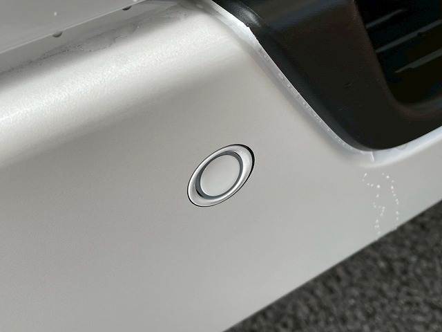 クリアランスソナー搭載。駐車時に障害物の接近をドライバーに知らせてくれます。