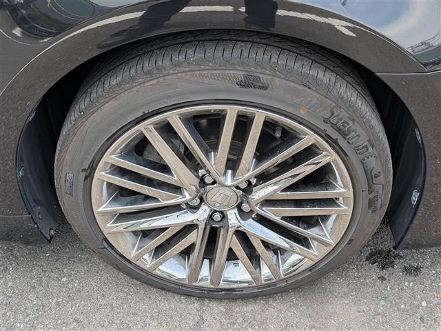 気になる車はすぐにお問い合わせください！画面右側の0066から始まる無料ダイヤルからお問い合わせ下さい！専門スタッフがお車のご質問にお答えいたします！